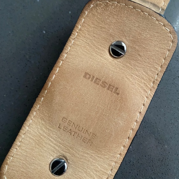 DIESEL Watch - Black Leather Cuff 2003 DZ2046 - Picture 5 of 8